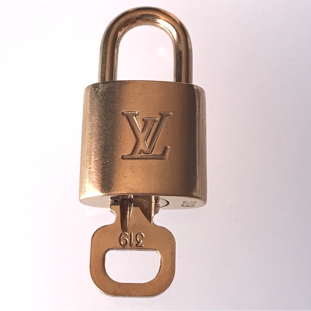 Louis Vuitton Lock & Key #319